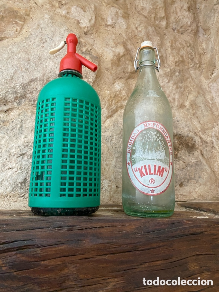 Otras Botellas y Bebidas Antiguas de colecci&oacute;n: Lote de dos botellas antiguas