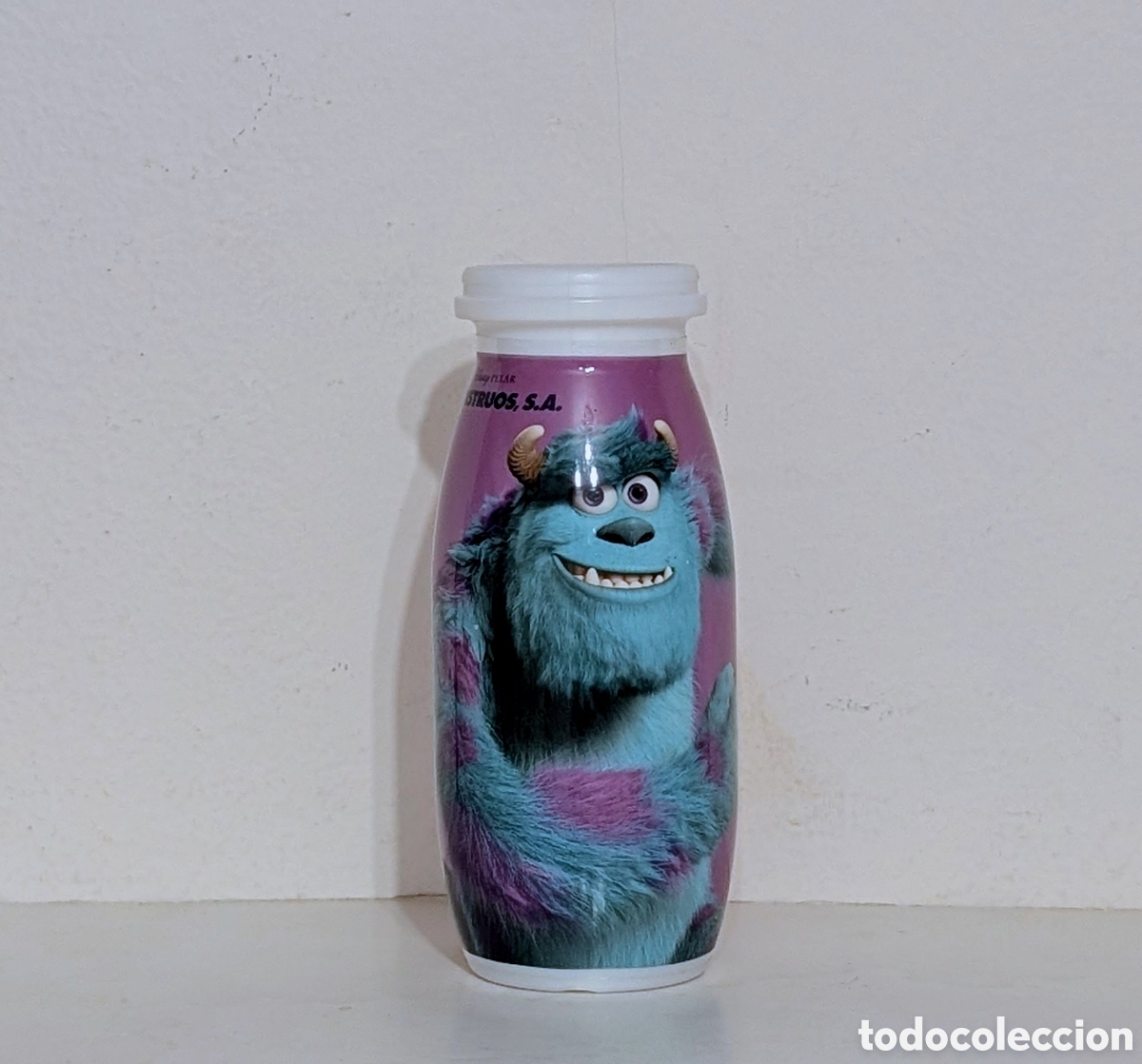 Otras Botellas y Bebidas Antiguas de colecci&oacute;n: Botella envases Actimel Monstruos SA. Disney Pixar