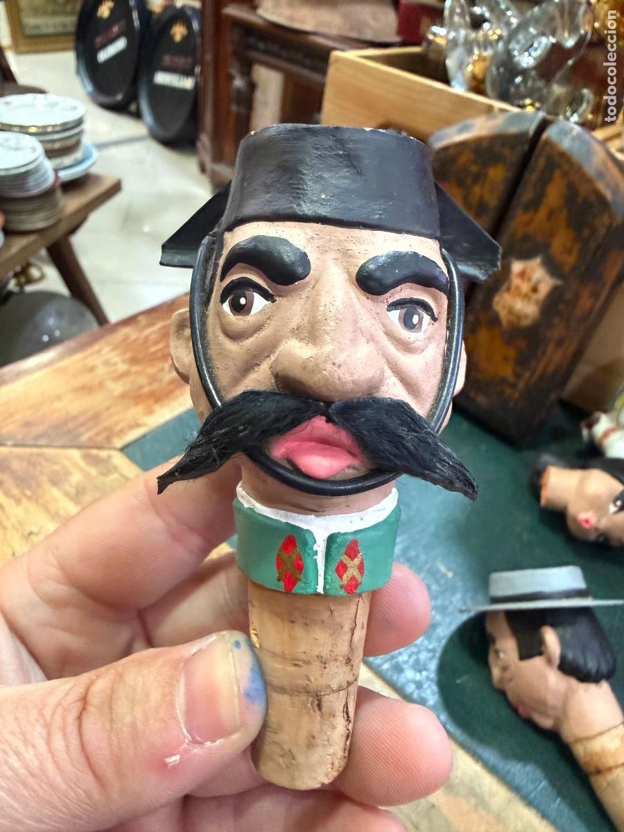 Otras Botellas y Bebidas Antiguas de colecci&oacute;n: ANTIGUO TAPON PARA BOTELLA DE TERRACOTA CON BUSTO DE TEJERO - GUARDIA CIVIL