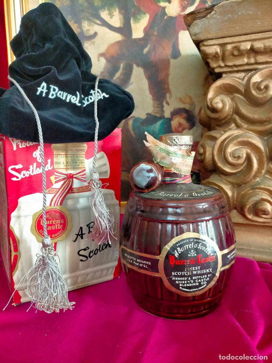 Otras Botellas y Bebidas Antiguas de colecci&oacute;n: QUEEN`S CASTLE A BARREL &Ograve; SCOTCH WHISKY EN SU CAJA ORIGINAL