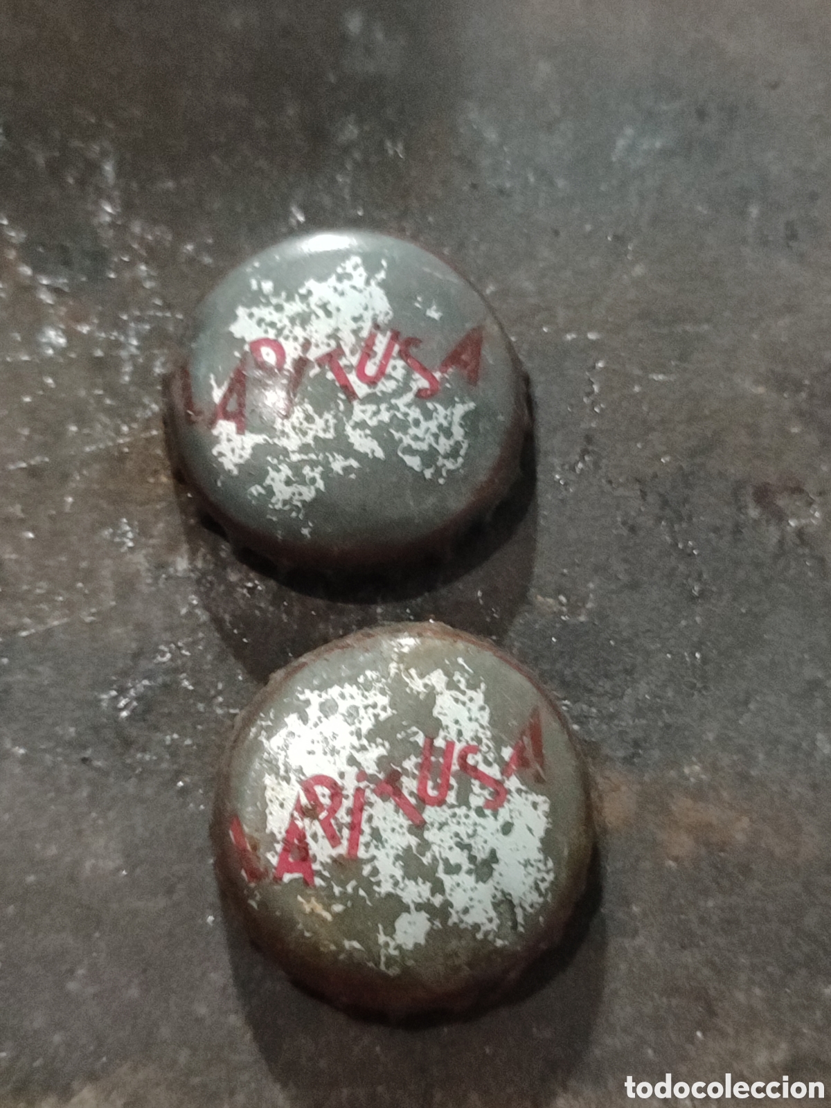 Otras Botellas y Bebidas Antiguas de colecci&oacute;n: Lote dos tapas chapas corona de sodas La Pitusa.