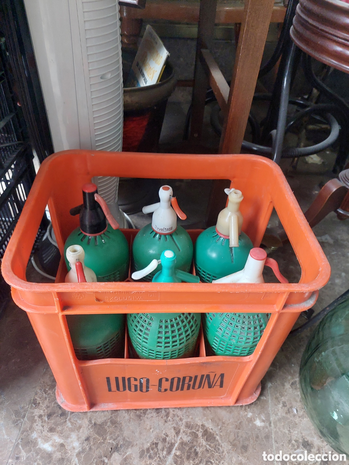 Otras Botellas y Bebidas Antiguas de colecci&oacute;n: LUGO/CORU&Ntilde;A CAJA SIFONES REVOLTOSA VINTAGE CON 6 SIFONES