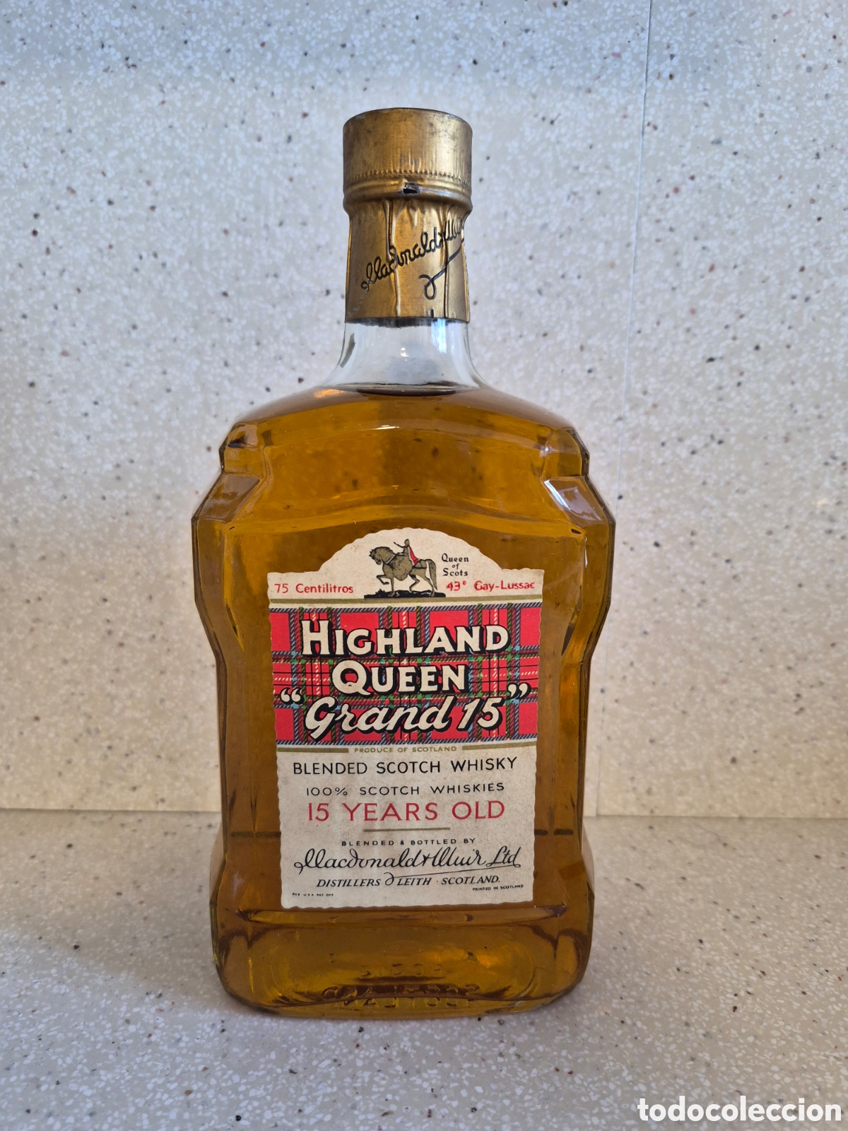 Otras Botellas y Bebidas Antiguas de colecci&oacute;n: Botella Whisky Highland Queen 15 a&ntilde;os - 750 ml. - EXCELENTE - PRECINTADA - A&ntilde;os 60 .