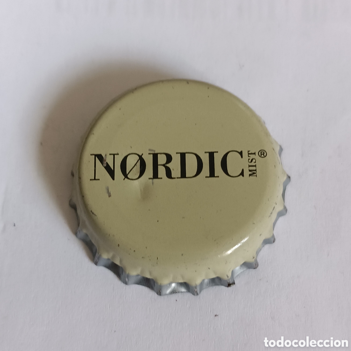 Otras Botellas y Bebidas Antiguas de colecci&oacute;n: chapa de t&oacute;nica nordic mist.