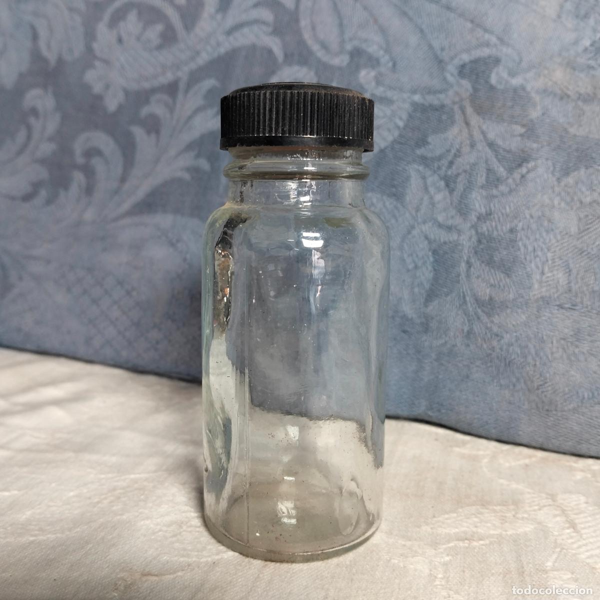 Otras Botellas y Bebidas Antiguas de colecci&oacute;n: Bote frasco de cristal antiguo tap&oacute;n negro farmacia ibse Barcelona 10 cm aprox.