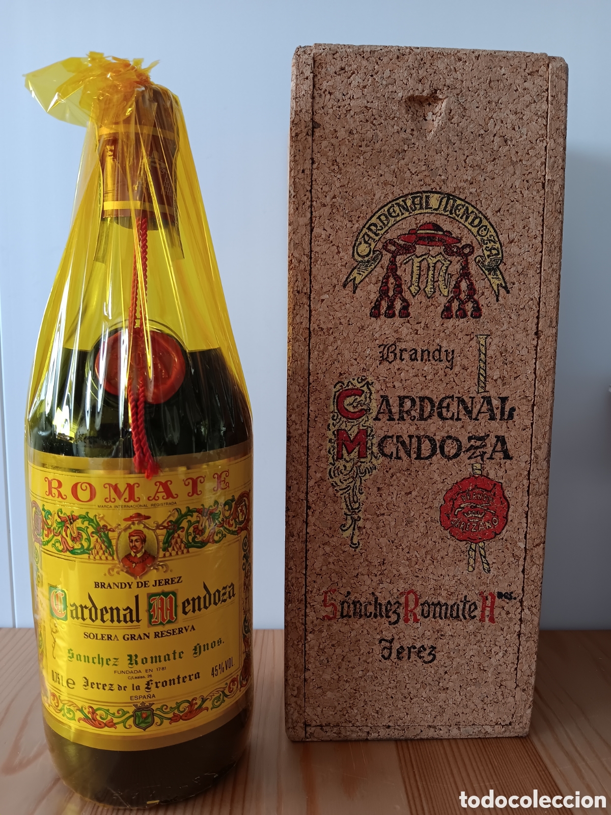 Otras Botellas y Bebidas Antiguas de colecci&oacute;n: Botella Vintage de Brandy Cardenal Mendoza (1980-1985) &ndash; Edici&oacute;n de Colecci&oacute;n