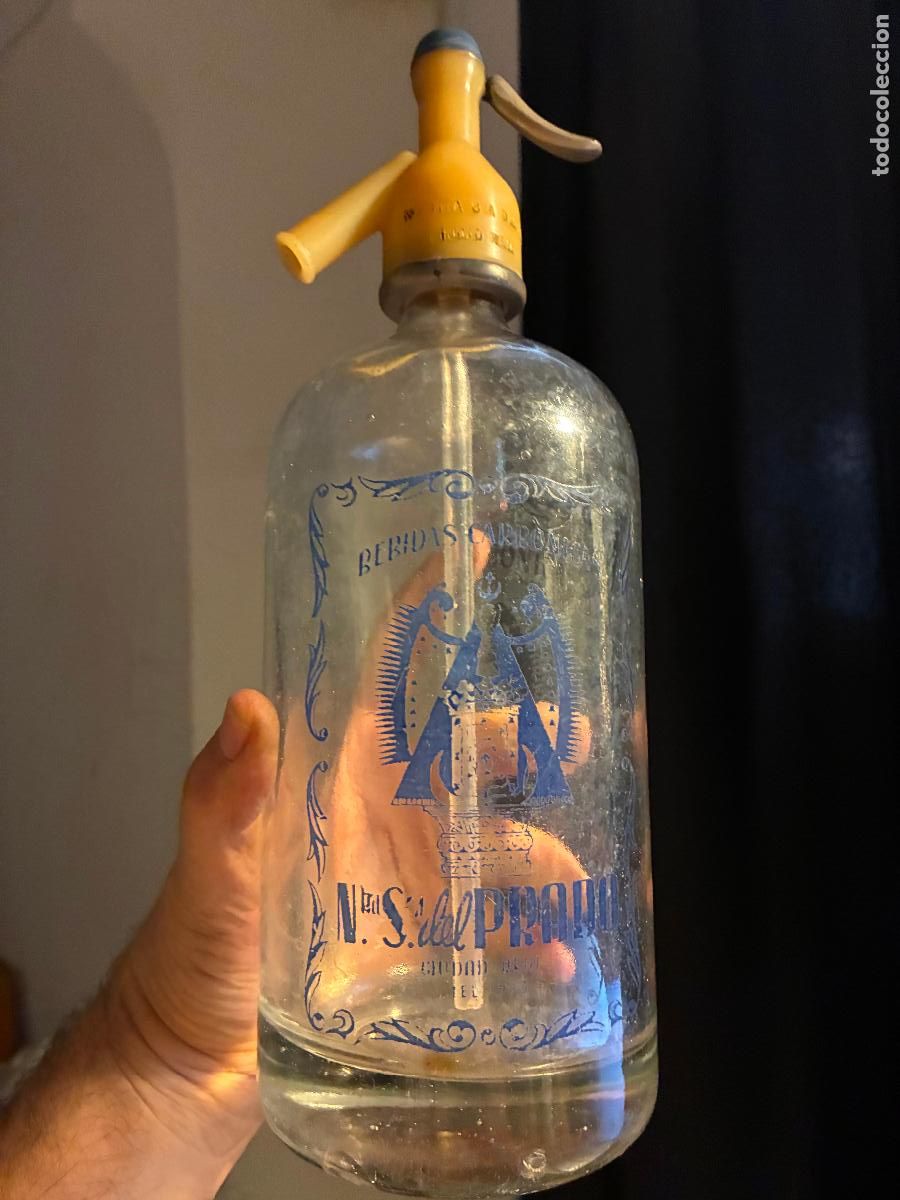 Otras Botellas y Bebidas Antiguas de colecci&oacute;n: botella de sifon bebidas carg&oacute;nicas Nuestra Se&ntilde;ora del Prado Ciudad Real bien conservada fotos