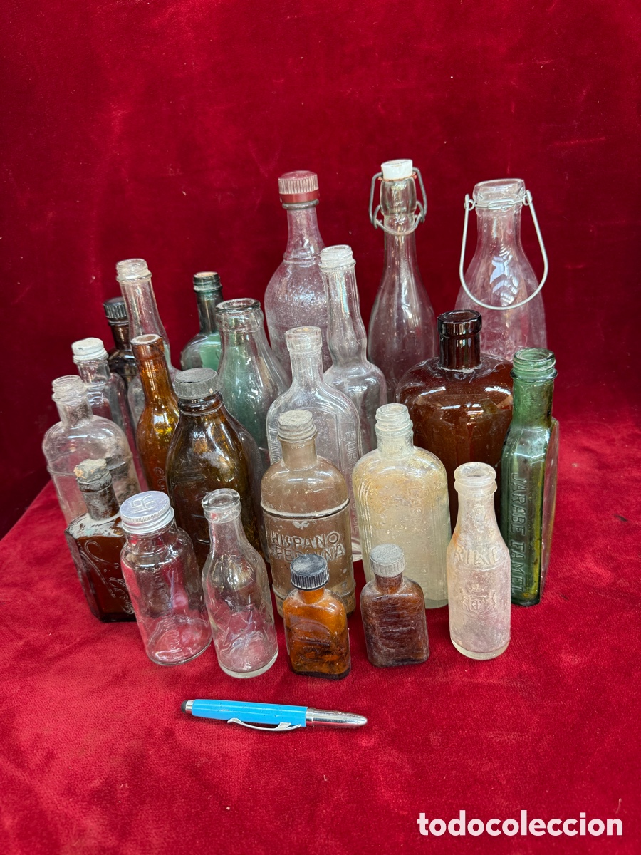 Otras Botellas y Bebidas Antiguas de colecci&oacute;n: Gran lote de botellas y botellines antiguos en relieve!