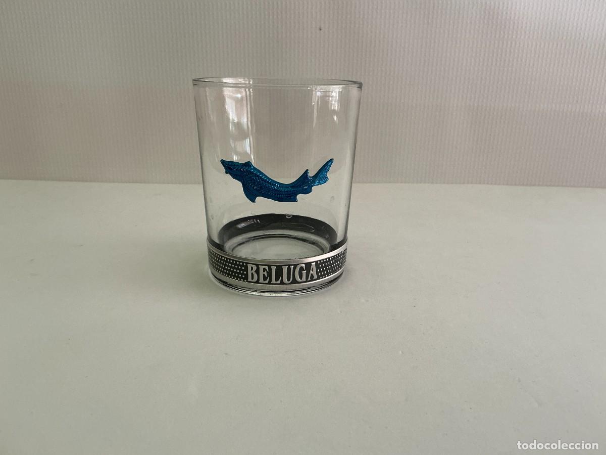 Otras Botellas y Bebidas Antiguas de colecci&oacute;n: Vaso Beluga Vodka Oficial con Esturi&oacute;n Azul en Relieve Cristaler&iacute;a Publicitaria Premium
