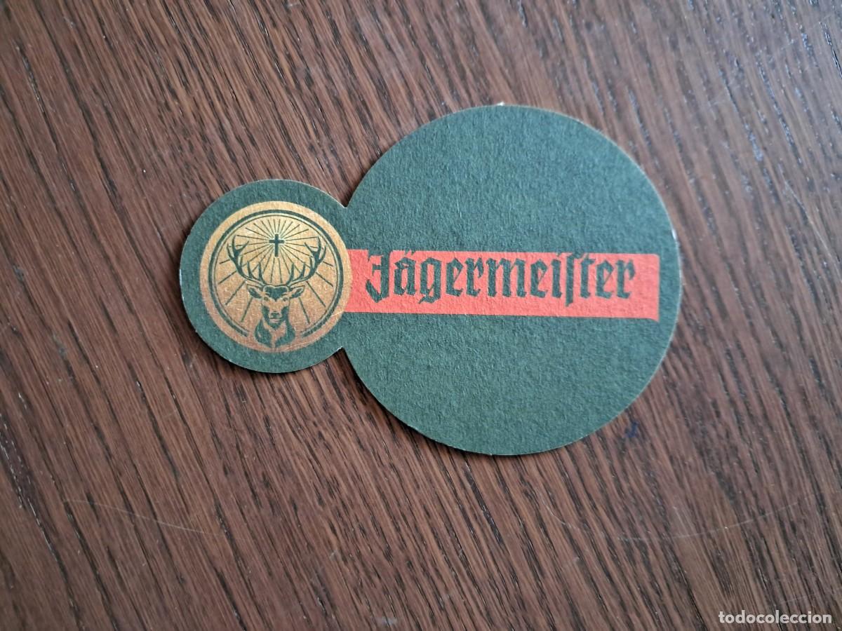 Otras botellas y bebidas antiguas de colecci&oacute;n: posavasos de jagermeister.
