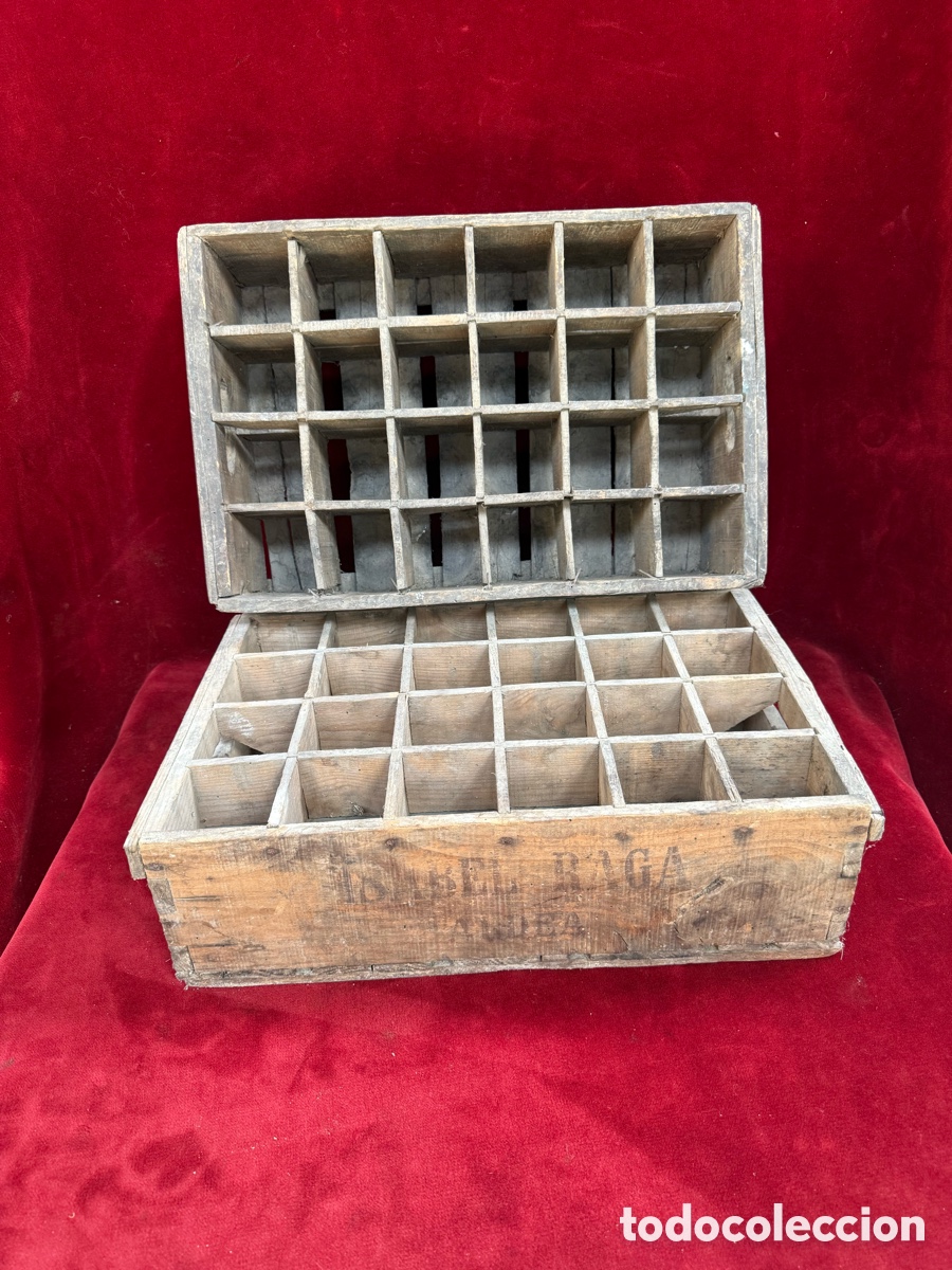 Otras botellas y bebidas antiguas de colecci&oacute;n: Lote de dos antiguas cajas de refrescos a&ntilde;os 30
