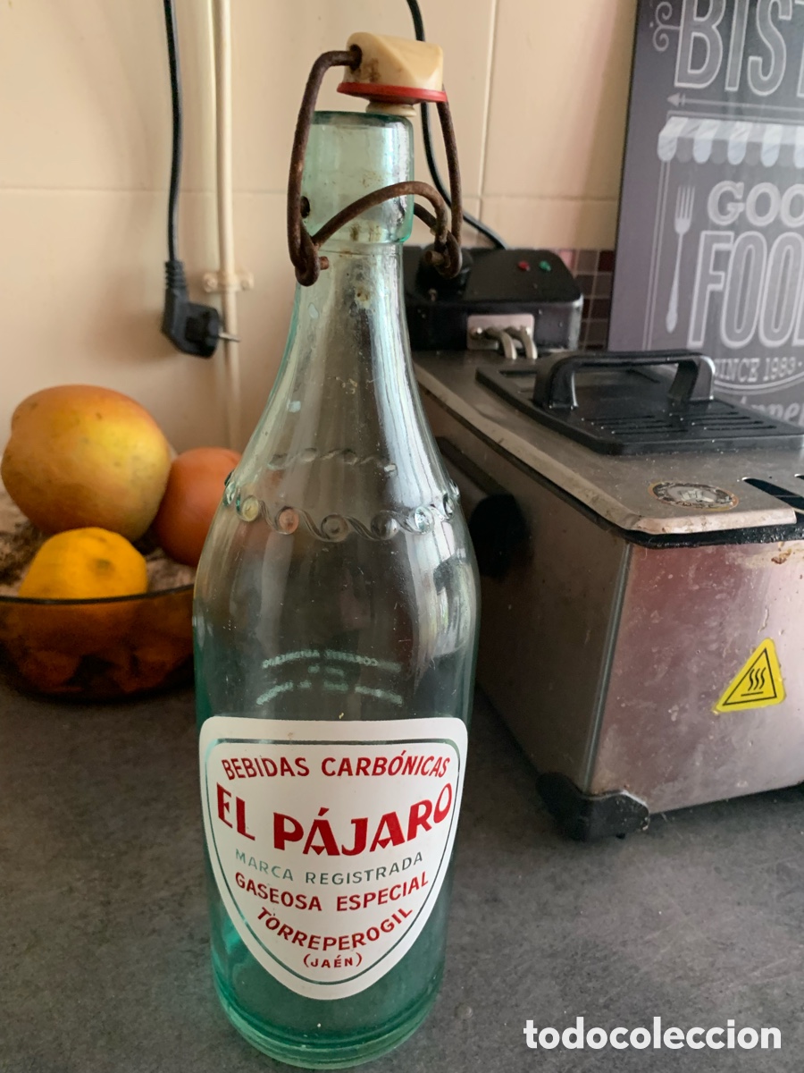 Otras botellas y bebidas antiguas de colecci&oacute;n: BOTELLA DE GASEOSA EL P&Aacute;JARO DE TORREPEROJIL JA&Eacute;N