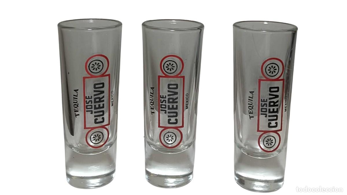 Otras botellas y bebidas antiguas de colecci&oacute;n: LOTE DE 3 VASOS CHUPITO TEQUILEROS JOSE CUERVO - ESTILO VINTAGE RETRO - A&Ntilde;OS 60/70