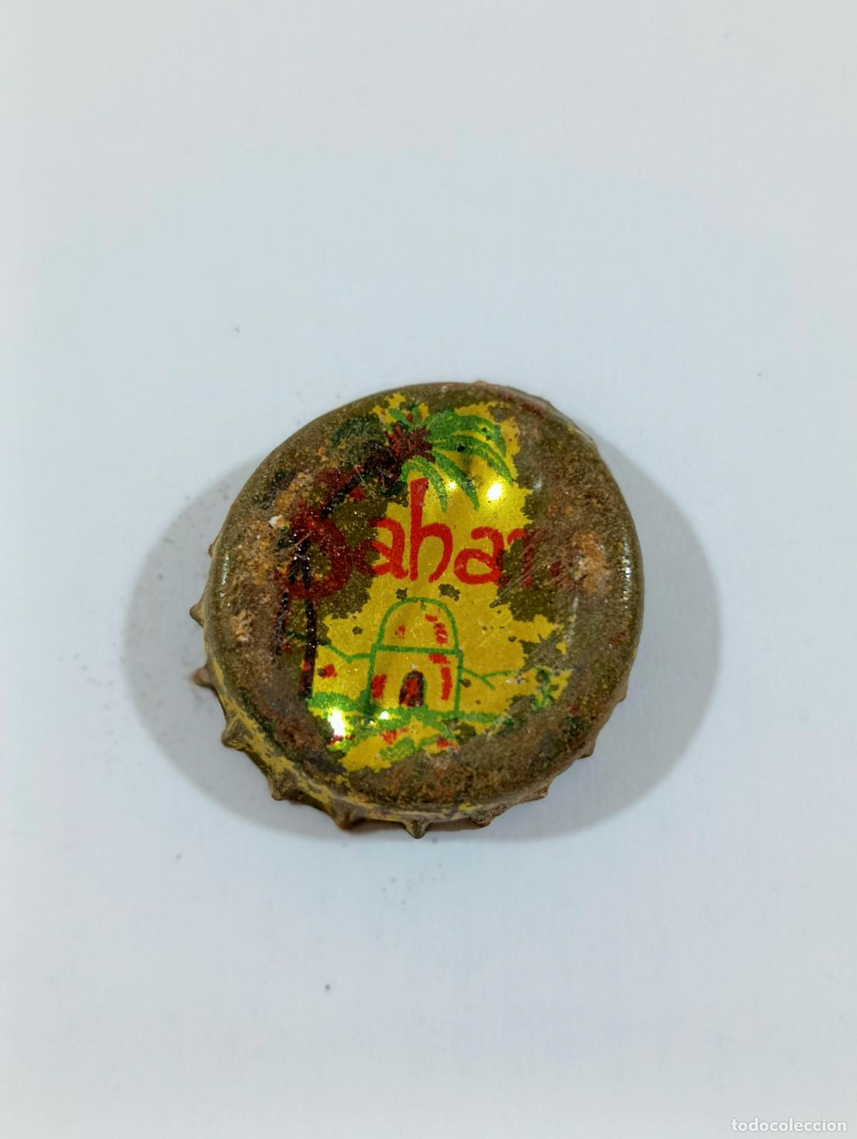 Otras botellas y bebidas antiguas de colecci&oacute;n: CHAPA TAPON CORONA CON EL DORSO DE CORCHO. ZUMOS SAHARA