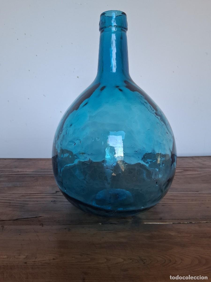 Otras botellas y bebidas antiguas de colecci&oacute;n: Botella garrafa damajuana de cristal azul de 4 litros viresa