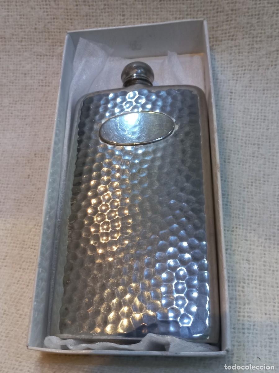 Otras botellas y bebidas antiguas de colecci&oacute;n: PETACA-CANECO &uml;PELTRE&uml; (martilleada) 9oz
