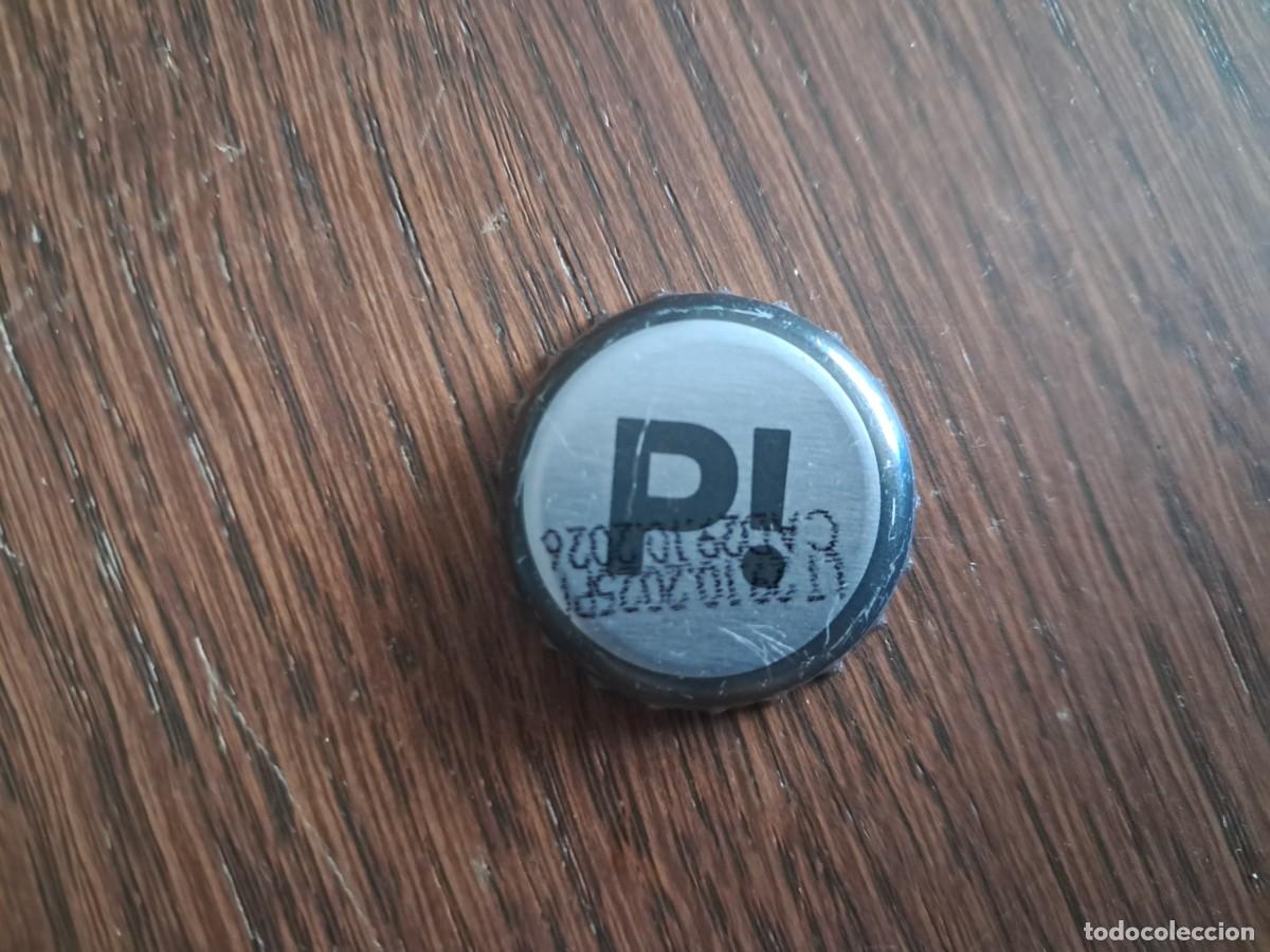 Otras botellas y bebidas antiguas de colecci&oacute;n: chapa tap&oacute;n corona, pi&ntilde;a Puig zero, bebida de Mallorca..