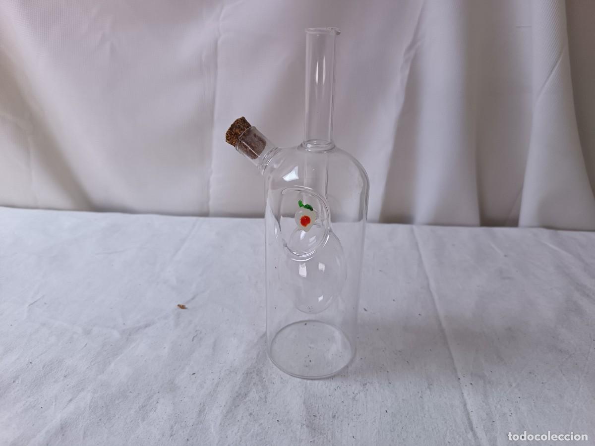 Otras botellas y bebidas antiguas de colecci&oacute;n: Curiosa botella con dos departamentos independientes, de cristal, desconozco cual es su utilidad