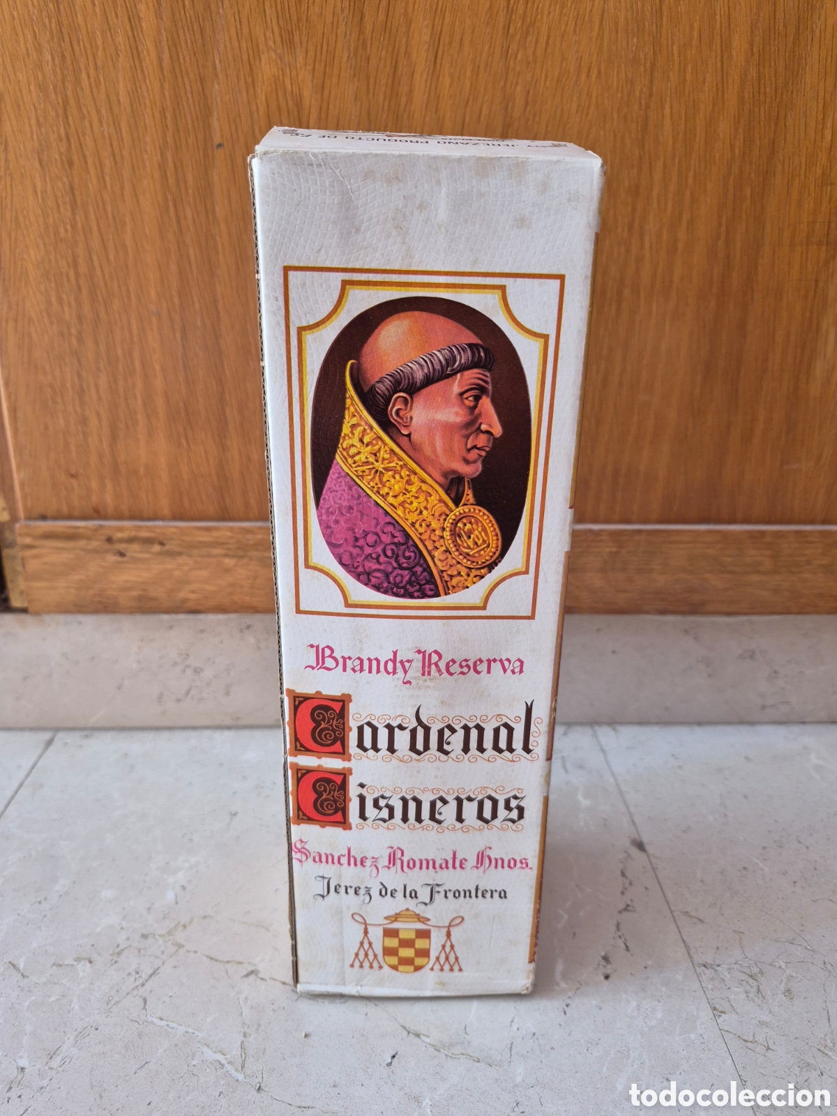 Otras botellas y bebidas antiguas de colecci&oacute;n: Cardenal Cisneros Romate (sin abrir)