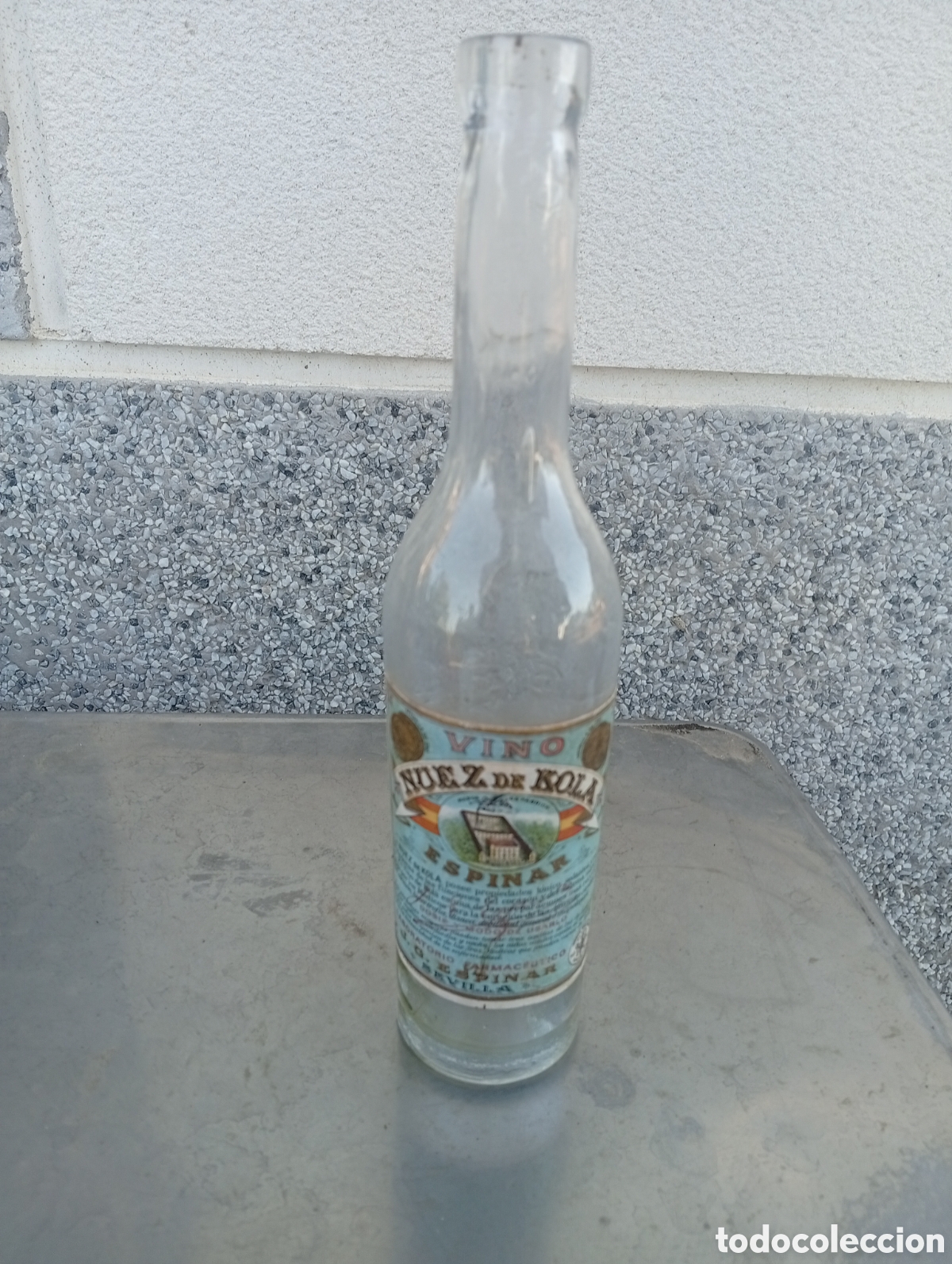 Collecting other Bottles and Drinks: Botella vino nuez de kola