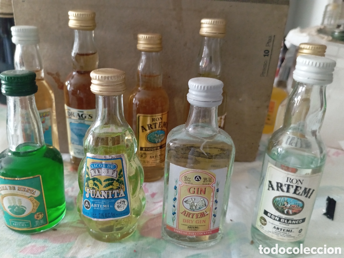 Otras botellas y bebidas antiguas de colecci&oacute;n: lote botellines de Destilerias ARTEMI. 9 unidades ver fotos