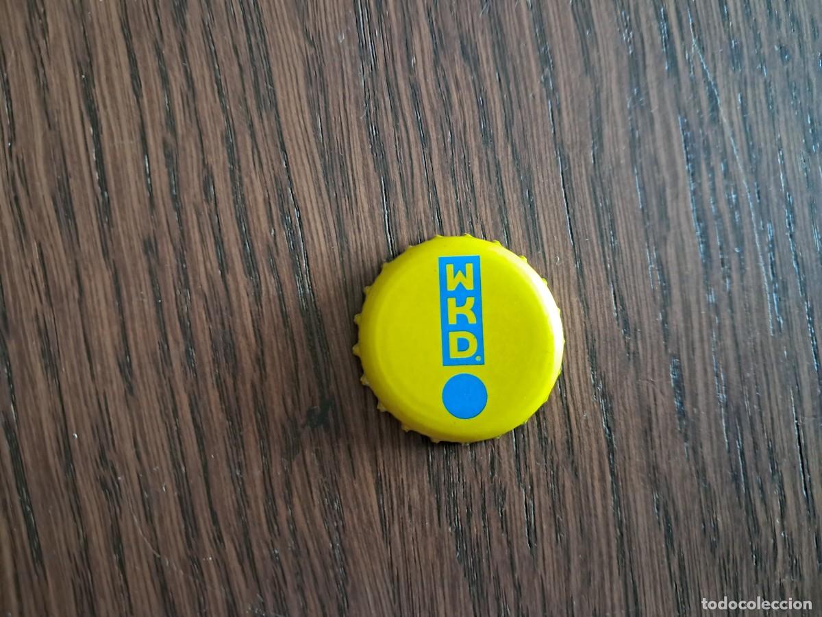 Otras botellas y bebidas antiguas de colecci&oacute;n: chapa tap&oacute;n corona de Vodka WKD