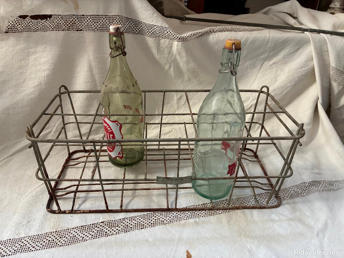 Otras botellas y bebidas antiguas de colecci&oacute;n: Soporte, cesta met&aacute;lica para transportar 8 botellas de gaseosa espumosos Pili La Roda Albacete