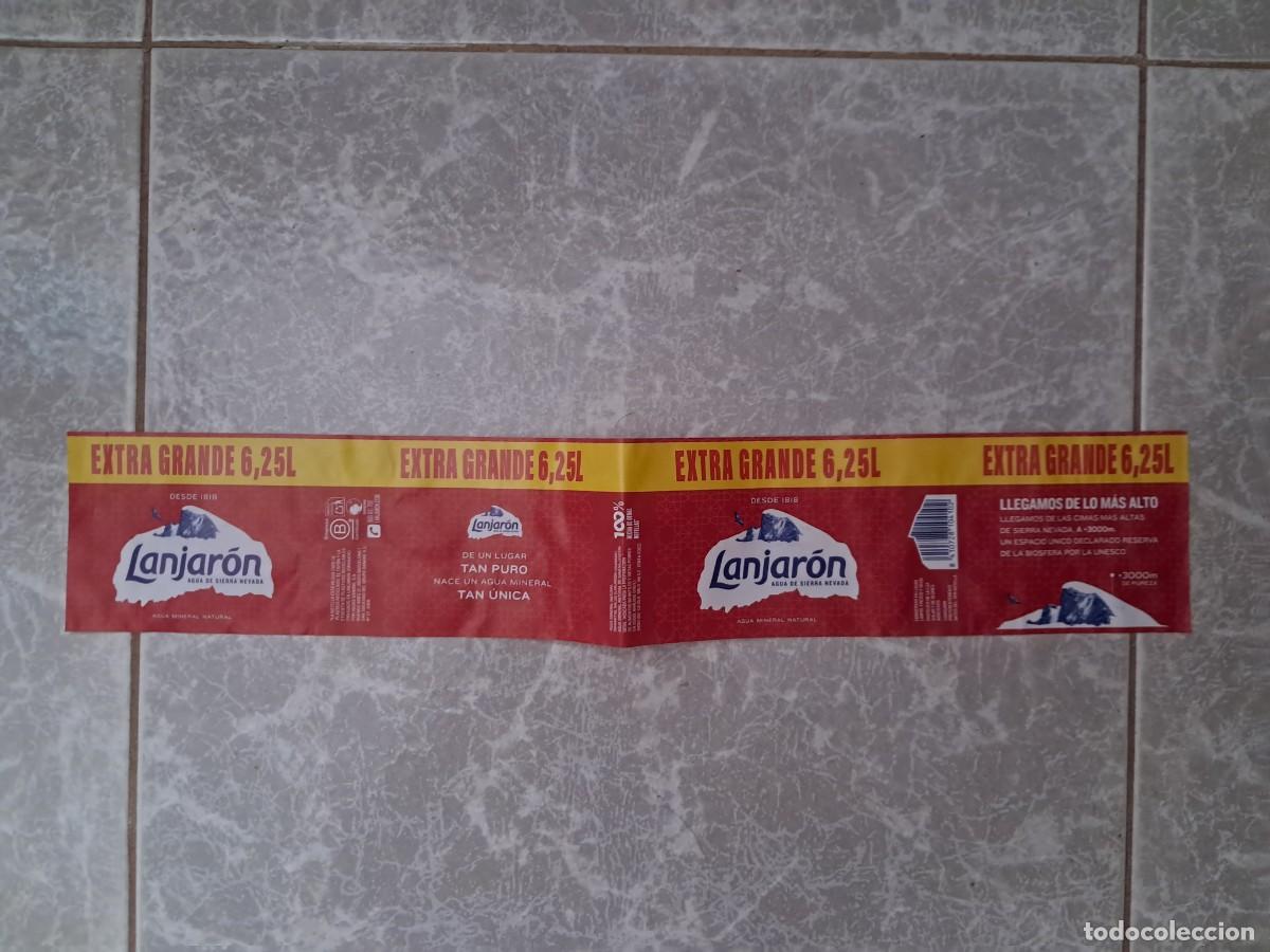 Otras botellas y bebidas antiguas de colecci&oacute;n: etiqueta de botella de agua de pl&aacute;stico, Lanjar&oacute;n, Sierra Nevada. 6.25 litros.