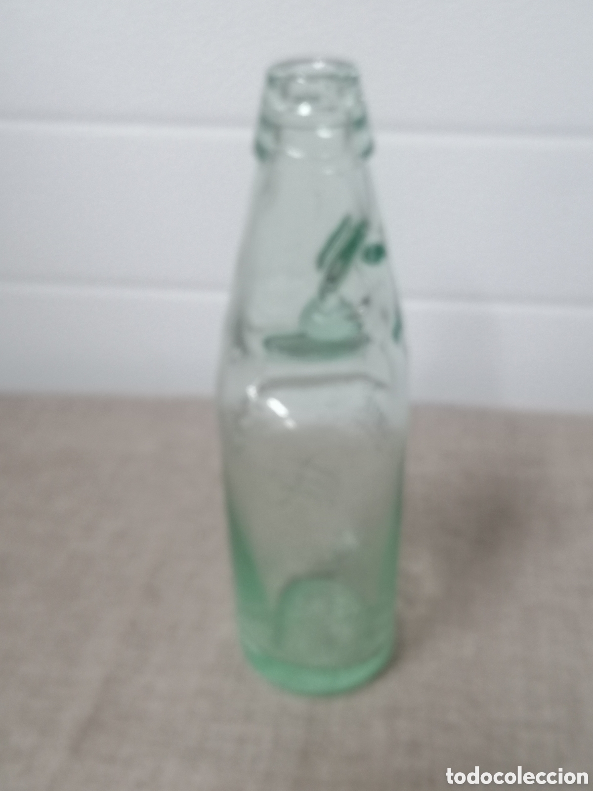 Otras botellas y bebidas antiguas de colecci&oacute;n: Botella de cristal Codd antigua