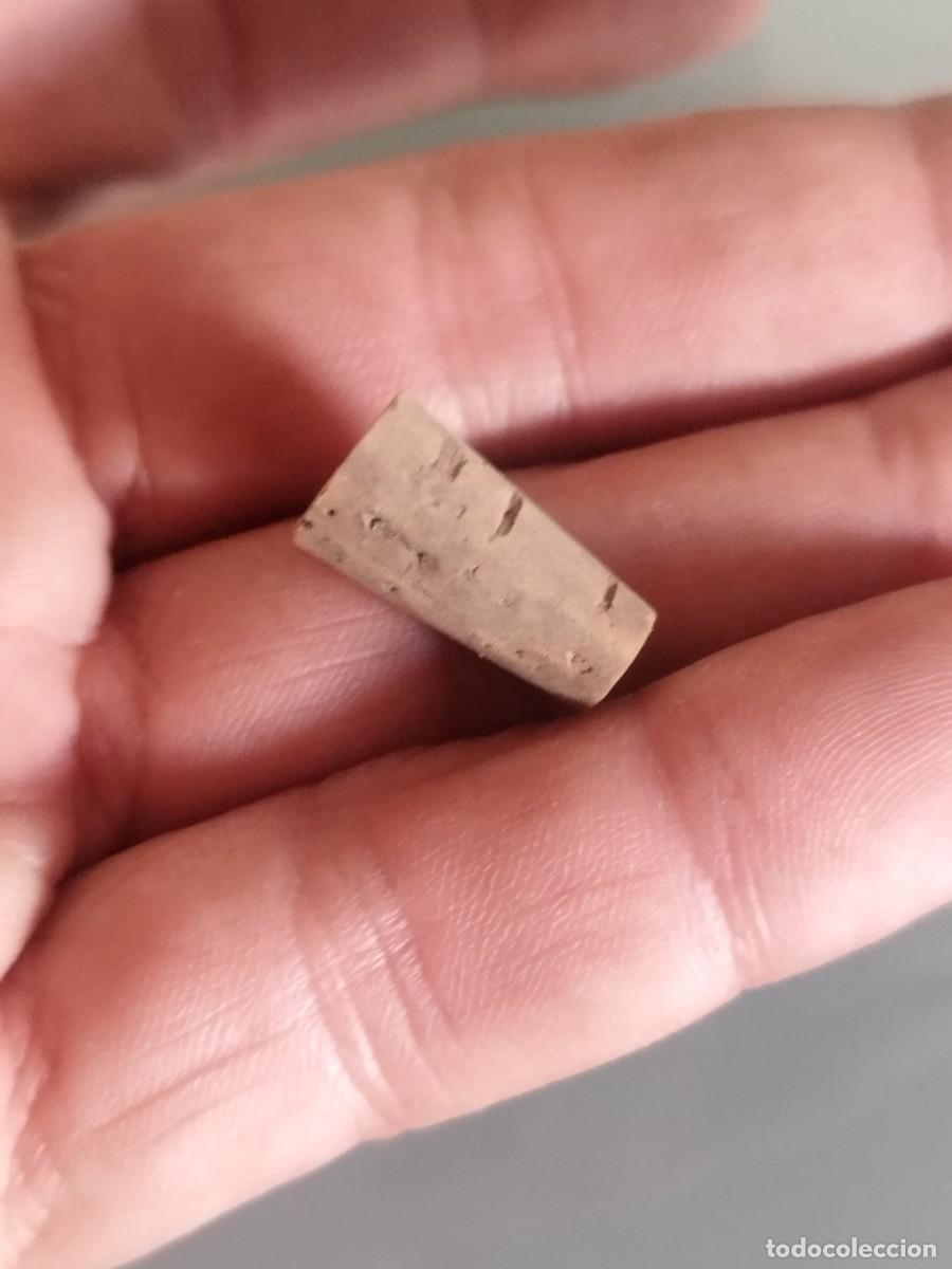 Otras botellas y bebidas antiguas de colecci&oacute;n: Antiguo peque&ntilde;o tap&oacute;n de corcho.