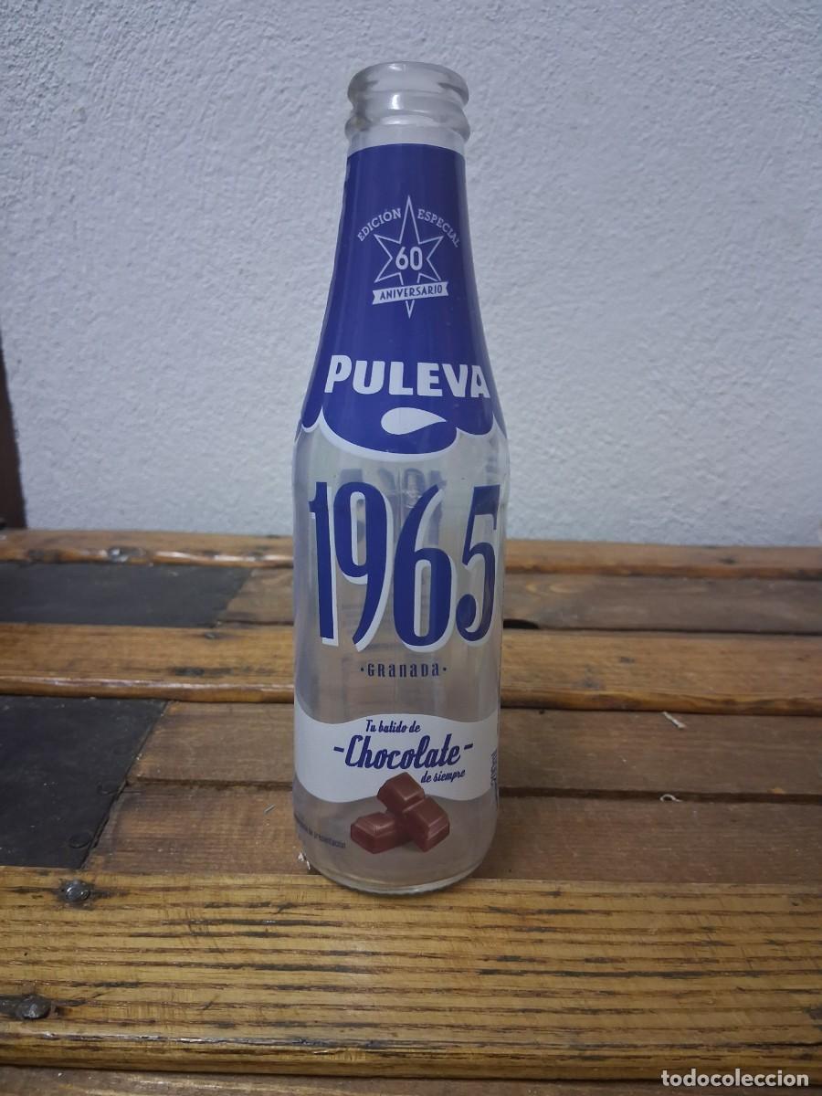 Otras botellas y bebidas antiguas de colecci&oacute;n: Botella de cristal 60 Aniversario leche Puleva Granada a&ntilde;o 1965 2025 batido de chocolate