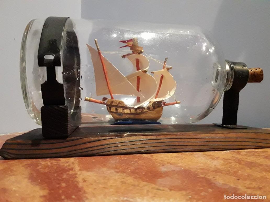 Otras botellas y bebidas antiguas de colecci&oacute;n: BARCO. CARABELA SANTA MAR&Iacute;A DENTRO DE UNA BOTELLA. A&ntilde;os 70