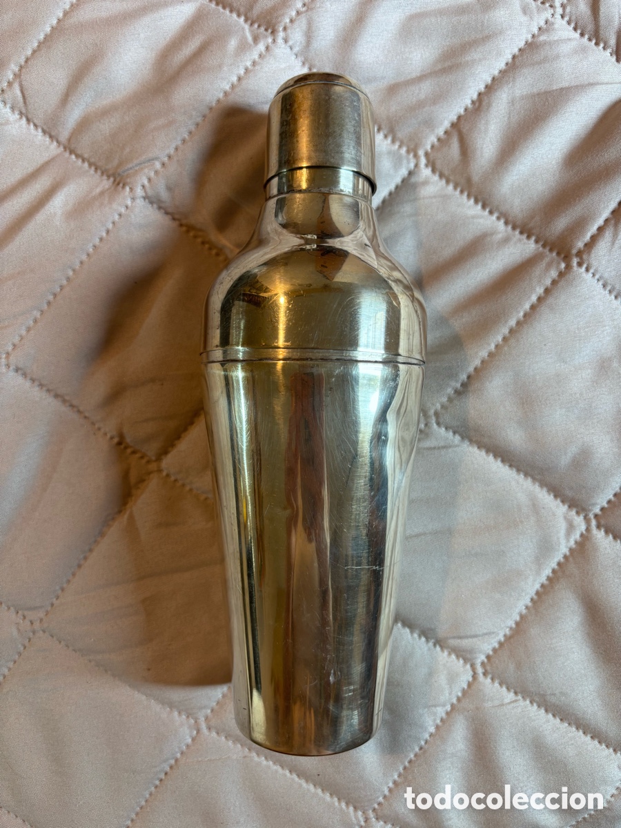 Otras botellas y bebidas antiguas de colecci&oacute;n: Coctelera vintage metal plateado con vaso medidor - Art D&eacute;co