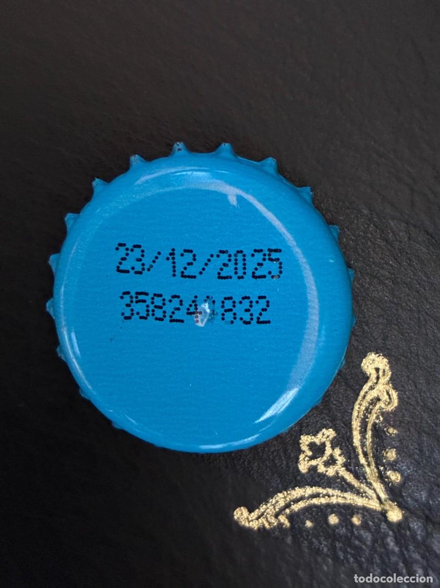 Otras botellas y bebidas antiguas de colecci&oacute;n: chapa GENERICA AZUL CLARA PERO FECHADA Y CON CODIGO BOTTLE CAP usada