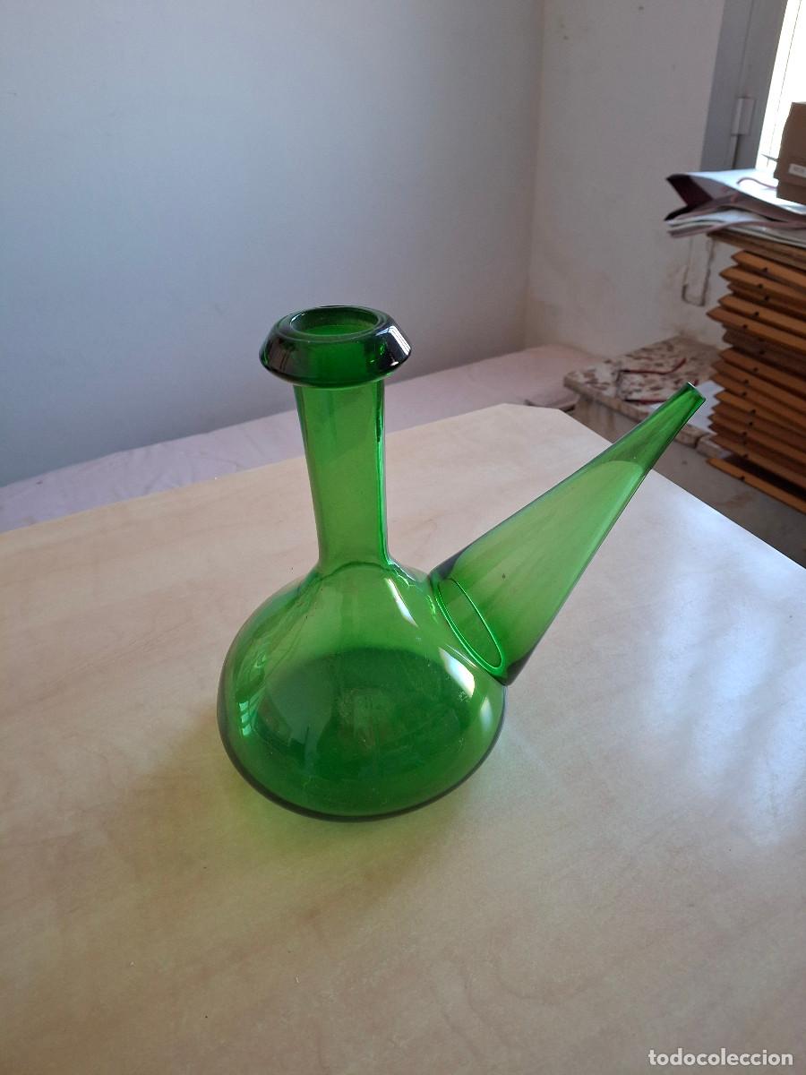 Otras botellas y bebidas antiguas de colecci&oacute;n: Porr&oacute;n vidrio color verde