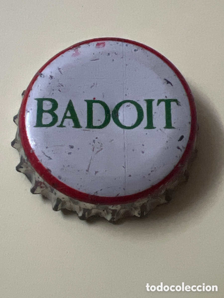Otras botellas y bebidas antiguas de colecci&oacute;n: T4/X128/B3. CHAPA AGUA - FRANCIA - Badoit - CON CORCHO