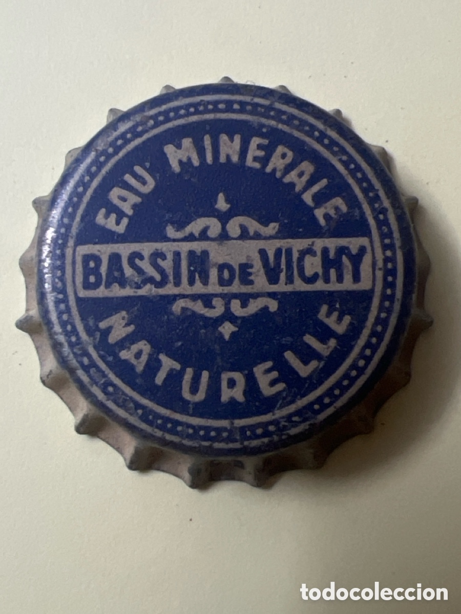 Otras botellas y bebidas antiguas de colecci&oacute;n: T4/X128/D4. CHAPA AGUA - FRANCIA - Bassin de Vichy Eau Min&eacute;rale Naturelle - CON CORCHO