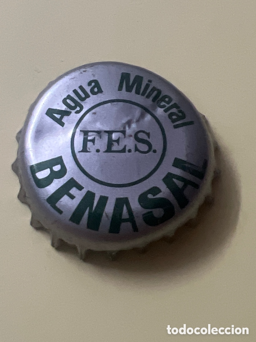 Otras botellas y bebidas antiguas de colecci&oacute;n: T4/X130/E6. CHAPA -Agua mineral BENASAL F.E.S. - ESPA&Ntilde;A