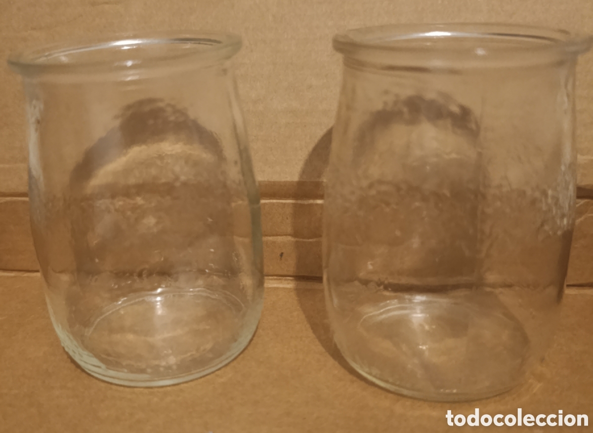 Otras botellas y bebidas antiguas de colecci&oacute;n: 2 Antiguos Tarros / Vasos de Cristal de Yogur Nestl&eacute; (Marca en Relieve)