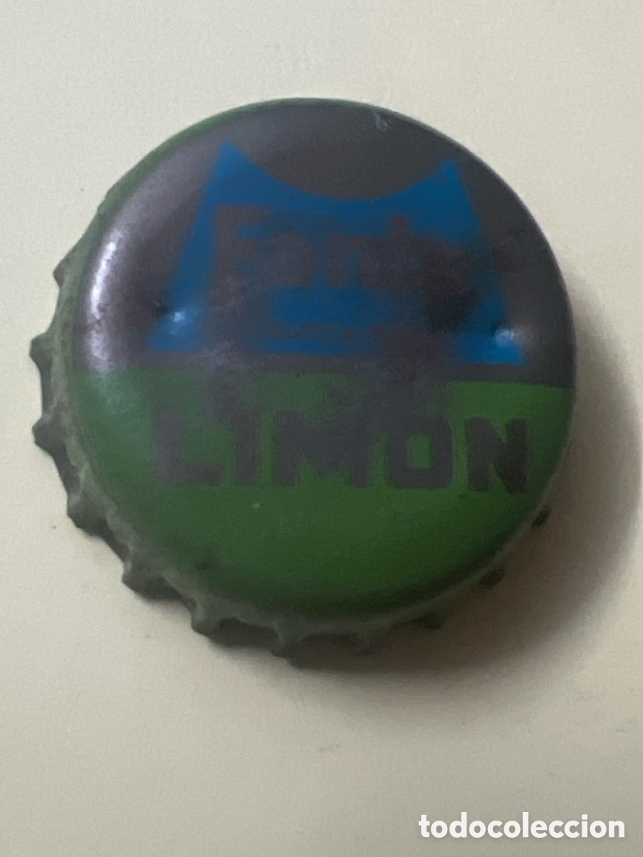 Collecting other Bottles and Drinks: T4/X129/P3. CHAPA SODA REFRESCO - FANTA