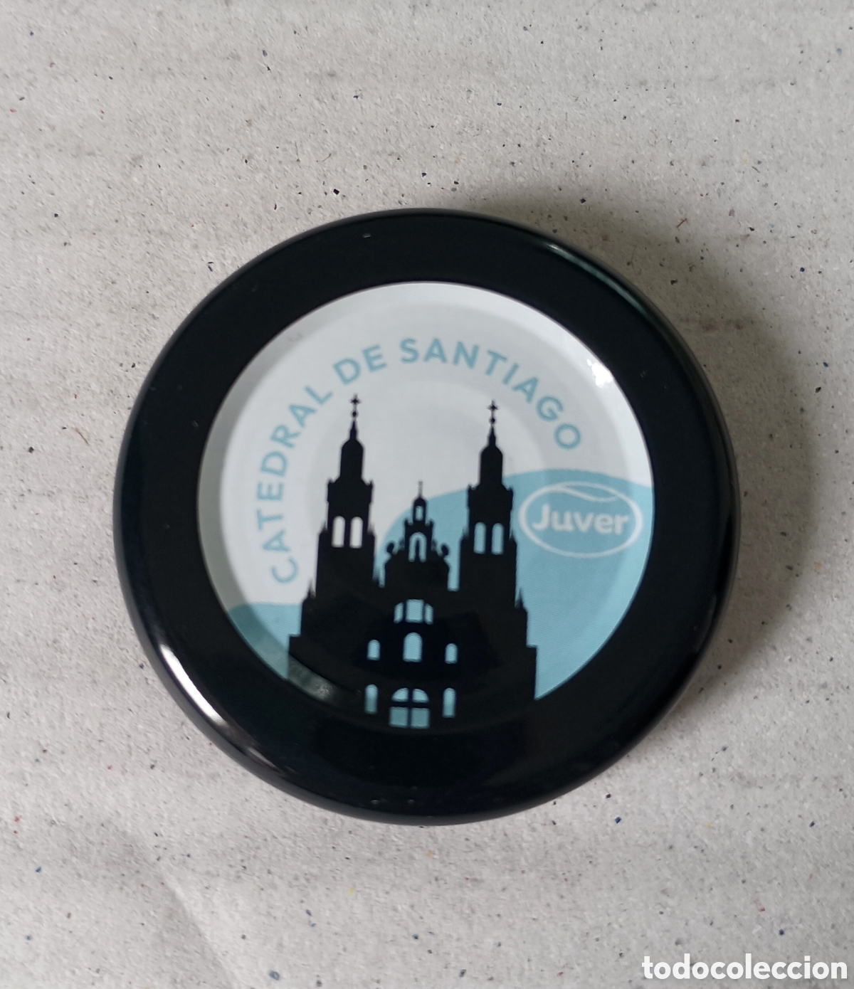 Otras botellas y bebidas antiguas de colecci&oacute;n: Tapa de zumo JUVER SELECCI&Oacute;N promoci&oacute;n EXPERIENCIA MONUMENTAL, 2026. Monumento: Catedral de Santiago