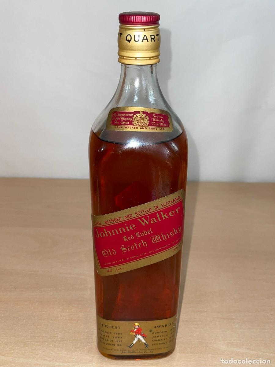 Otras botellas y bebidas antiguas de colecci&oacute;n: Antigua Botella JOHNNIE WALKER Red Label Old Scotch Whisky Quart Limited Blended & Bottled Scotland