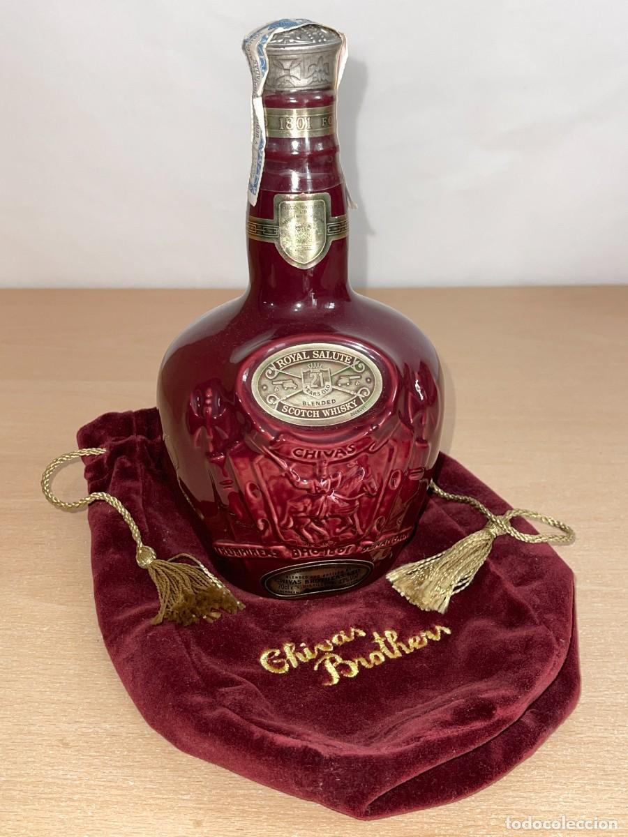 Otras botellas y bebidas antiguas de colecci&oacute;n: Antigua Botella CHIVAS ROYAL SALUTE Blended Scotch Whisky 21 Years Old RED Etiqueta Roja Aberdeen