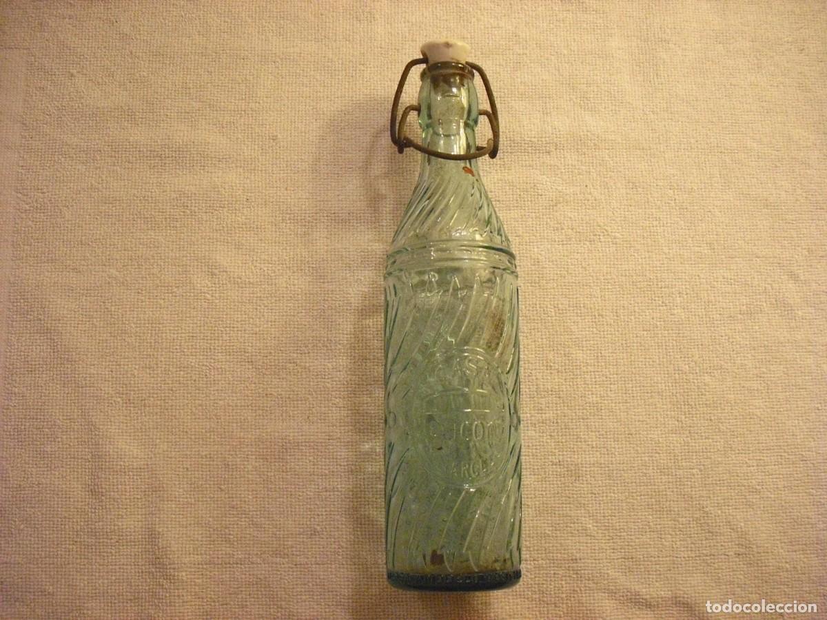 Collectionnisme d'Autres Bouteilles et Boissons : ANTIGUA BOTELLA DE REFRESCO 24 CM. EN EL FRONTAL CASA PERICONA Y EN LA BASE VDAS.VILELLA