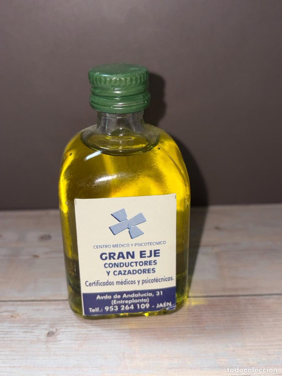 Otras botellas y bebidas antiguas de colecci&oacute;n: BOTELL&Iacute;N. ACEITE. CENTRO MEDICO Y PSICOTECNICO GRAN EJE CONDUCTORES Y CAZADORES