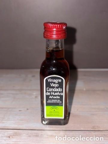 Otras botellas y bebidas antiguas de colecci&oacute;n: BOTELL&Iacute;N. VINAGRE VIEJO CONDADO DE HUELVA