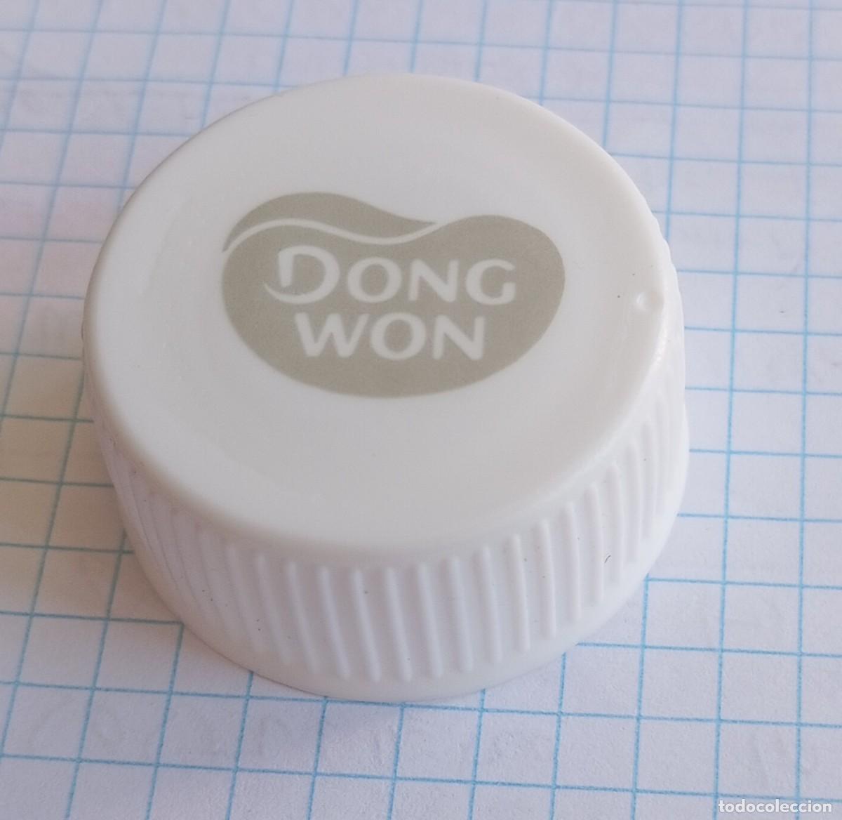 Otras botellas y bebidas antiguas de colecci&oacute;n: PEDIDO M&Iacute;NIMO 5 EUROS. TAP&Oacute;N ROSCA PL&Aacute;STICO COREA DEL SUR: Dong Wong agua mineral.