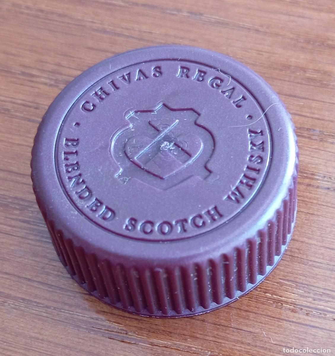 Otras botellas y bebidas antiguas de colecci&oacute;n: PEDIDO M&Iacute;NIMO 5 EUROS. TAP&Oacute;N ROSCA PL&Aacute;STICO ESCOCIA: WHISKY Chivas Regal 12 a&ntilde;os