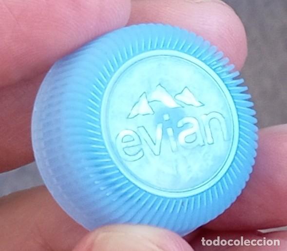 Otras botellas y bebidas antiguas de colecci&oacute;n: PEDIDO M&Iacute;NIMO 5 EUROS. TAP&Oacute;N ROSCA PL&Aacute;STICO JAP&Oacute;N: Agua mineral Water cap EVIAN JAPAN