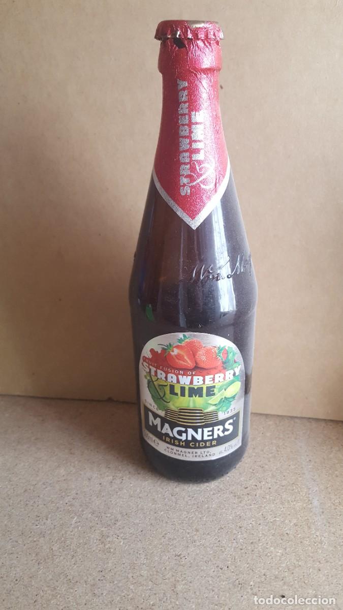 Collezionismo di Altre Bottiglie e Bevande: Botella de cristal, sidra Magners, sabor Strawberry Lime. 500 ml. Vac&iacute;a.